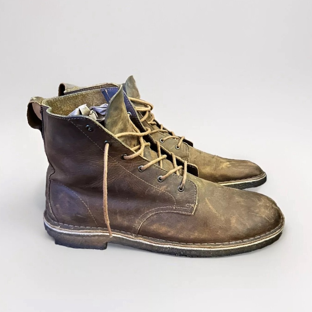 SOLD Clark’s Men’s Original Chukka Boot size 11